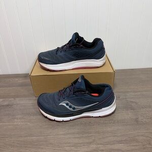 Use women women's Saucony Echelon 8 running shoes size 9.5